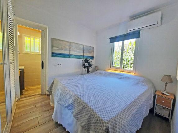 Image 36 of 50 - Detached villa within walking distance of the beach with heated pool