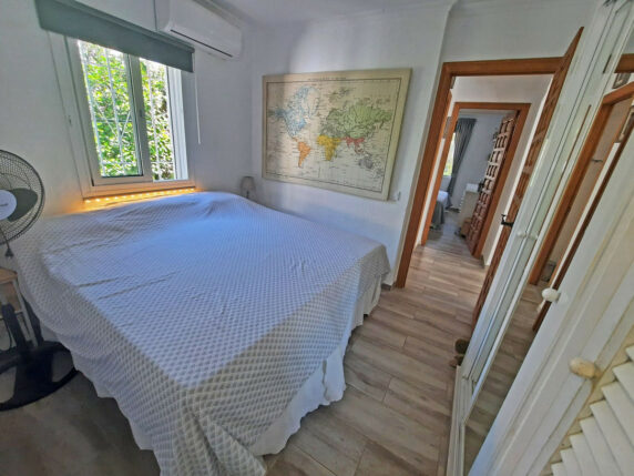 Image 37 of 50 - Detached villa within walking distance of the beach with heated pool