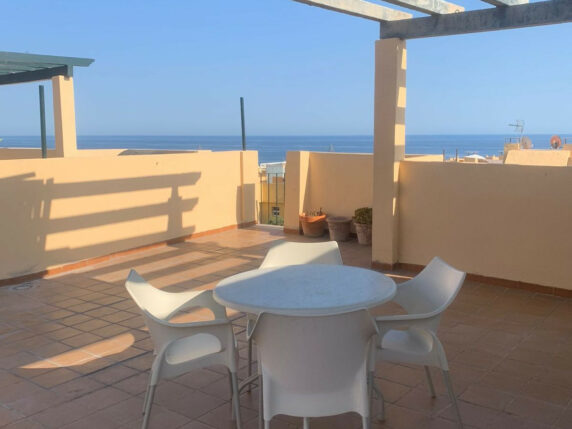 Bild 2 von 17 - Atemberaubendes Penthouse nur wenige Gehminuten vom Strand und Cabopino Hafen entfern