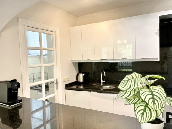 Image 17 of 33 - Beautiful groundfloor apartment within walking distance of amenities and beach