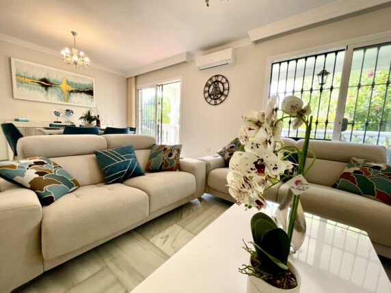 Image 14 of 33 - Beautiful groundfloor apartment within walking distance of amenities and beach
