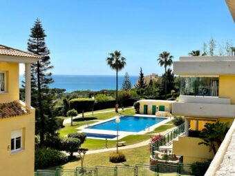 Imagen del inmueble V384: Precioso apartamento a poca distancia de la playa y del puerto de Cabopino con vistas al mar