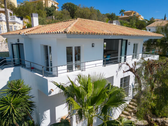 Image 3 of 40 - Stunning fully modernized villa within walking distance of La Cala beach