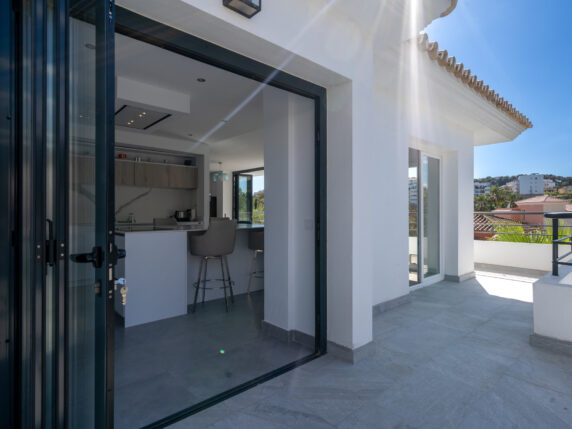 Image 36 of 40 - Stunning fully modernized villa within walking distance of La Cala beach