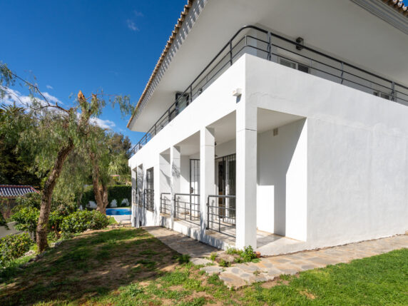 Image 40 of 40 - Stunning fully modernized villa within walking distance of La Cala beach