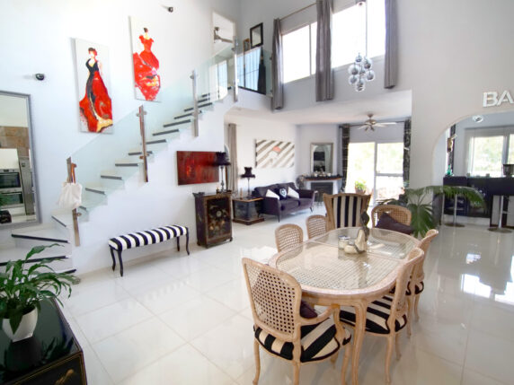 Imagen 5 de 24 - Hermosa villa con apartamento independiente en excelente ubicación