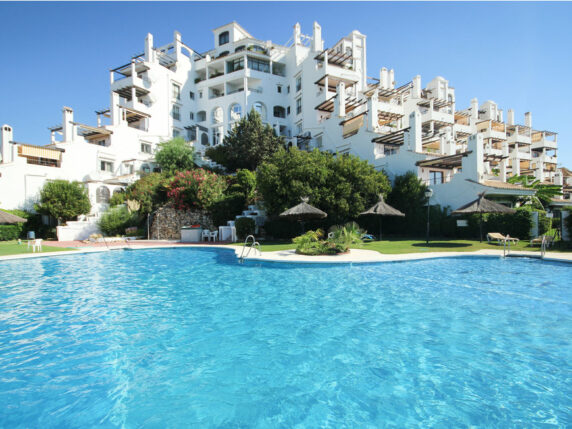 Imagen 1 de 14 - Apartamento con vistas panorámicas y piscina cubierta climatizada