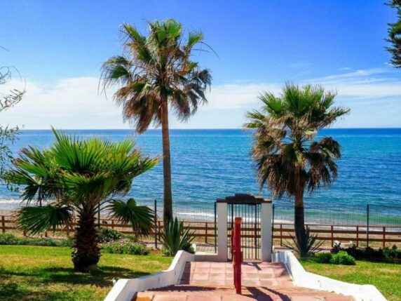 Imagen 13 de 14 - Estudio moderno en la playa con vistas panorámicas