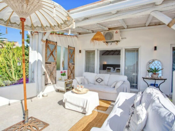 Image 11 of 69 - Impressive villa a stone's throw away from the beach with heated pool