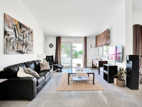 Image 58 of 69 - Impressive villa a stone's throw away from the beach with heated pool