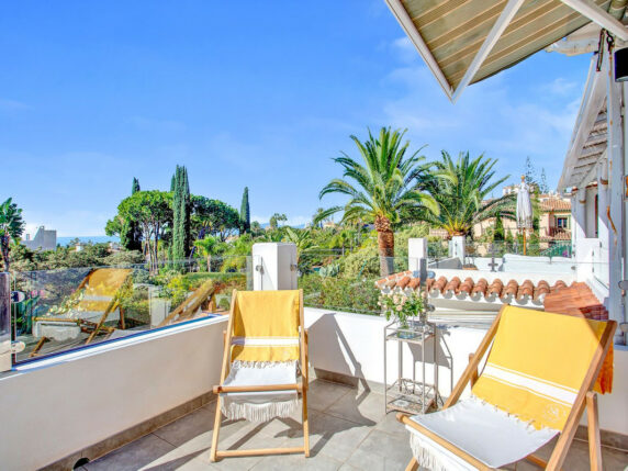 Image 12 of 69 - Impressive villa a stone's throw away from the beach with heated pool
