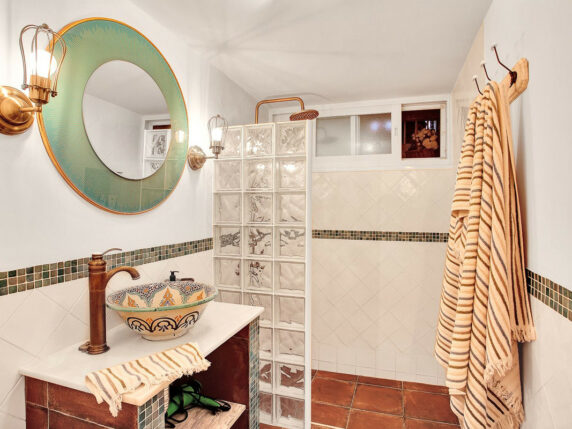 Image 50 of 69 - Impressive villa a stone's throw away from the beach with heated pool