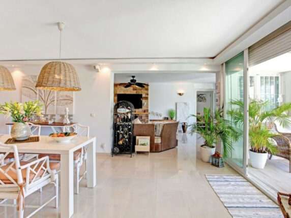 Image 64 of 69 - Impressive villa a stone's throw away from the beach with heated pool