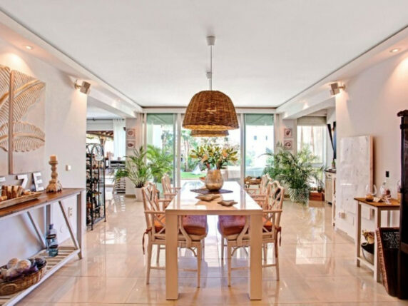 Image 17 of 69 - Impressive villa a stone's throw away from the beach with heated pool