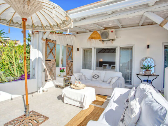 Image 9 of 69 - Impressive villa a stone's throw away from the beach with heated pool