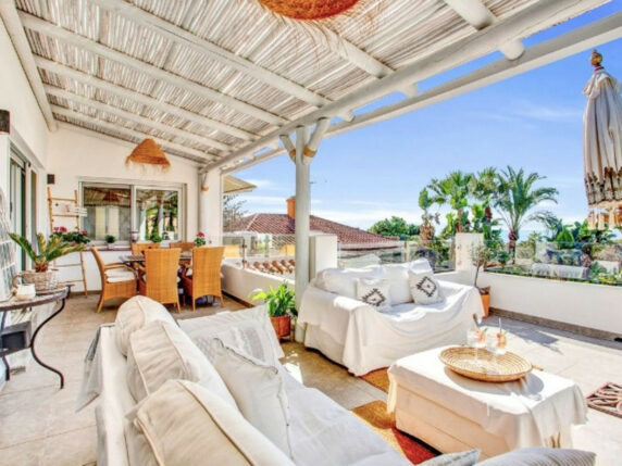 Image 21 of 69 - Impressive villa a stone's throw away from the beach with heated pool