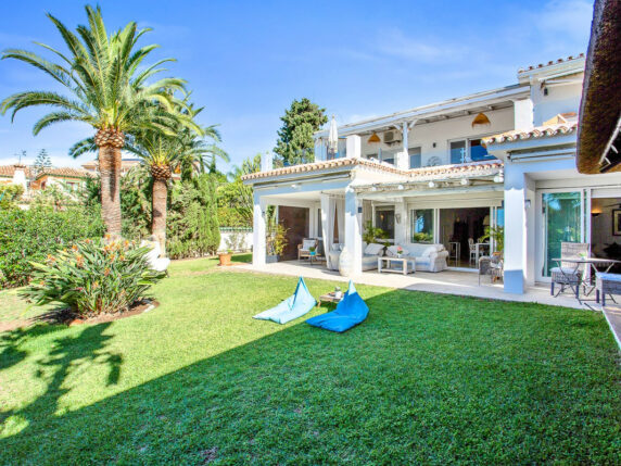 Image 3 of 69 - Impressive villa a stone's throw away from the beach with heated pool