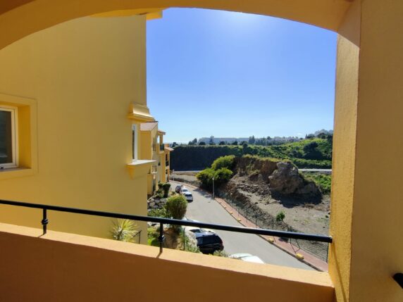 Imagen 5 de 16 - Amplio y Luminoso Apartamento en Esquina en Ubicación Privilegiada – Con 4 Piscinas y Jardines Tropicales