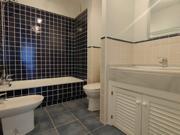 Imagen 15 de 16 - Amplio y Luminoso Apartamento en Esquina en Ubicación Privilegiada – Con 4 Piscinas y Jardines Tropicales