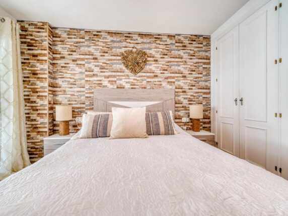 Bild 21 von 30 - Geräumige und komplett renovierte Wohnung im Erdgeschoss in Strandnähe 