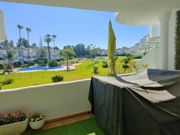 Image 3 of 19 - Very spacious apartment in a beautiful community with 2 pools