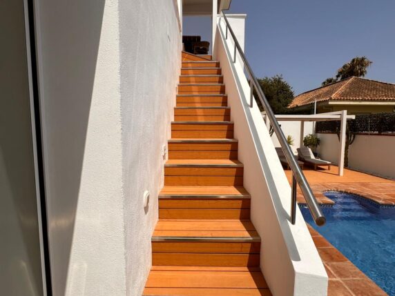 Image 16 of 45 - Fully renovated luxury villa just steps from the beach in Cabopino and Marbesa