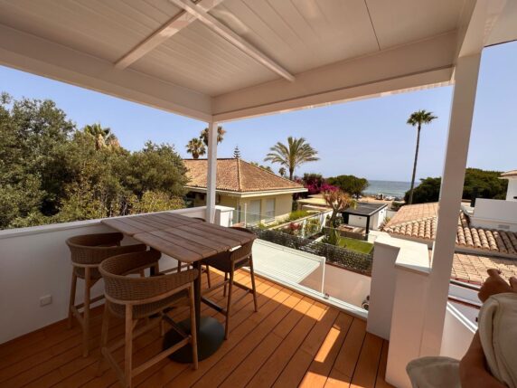 Image 18 of 45 - Fully renovated luxury villa just steps from the beach in Cabopino and Marbesa