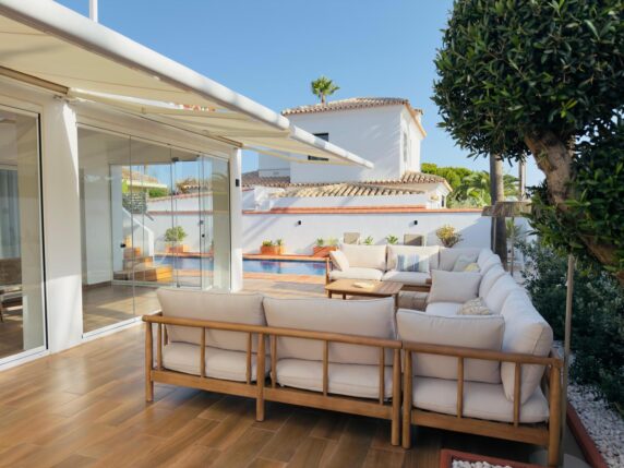 Image 25 of 45 - Fully renovated luxury villa just steps from the beach in Cabopino and Marbesa