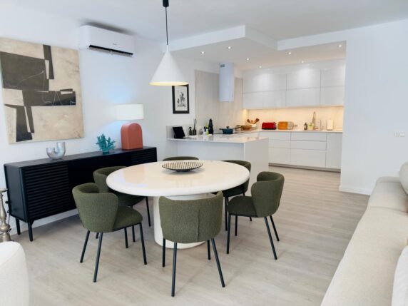 Image 36 of 45 - Fully renovated luxury villa just steps from the beach in Cabopino and Marbesa