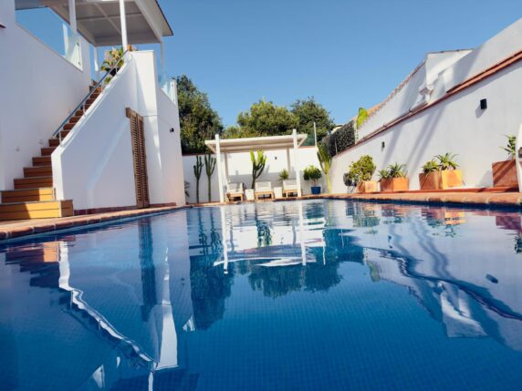 Image 5 of 45 - Fully renovated luxury villa just steps from the beach in Cabopino and Marbesa