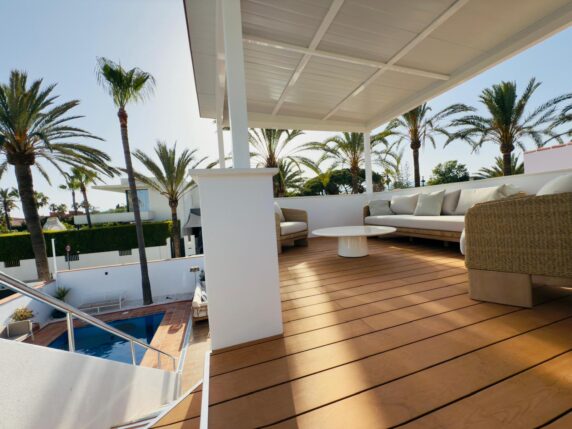 Image 19 of 45 - Fully renovated luxury villa just steps from the beach in Cabopino and Marbesa