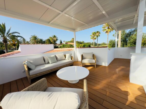 Image 12 of 45 - Fully renovated luxury villa just steps from the beach in Cabopino and Marbesa