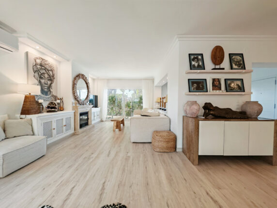 Imagen 14 de 29 - Impresionante villa contemporánea en ubicación céntrica