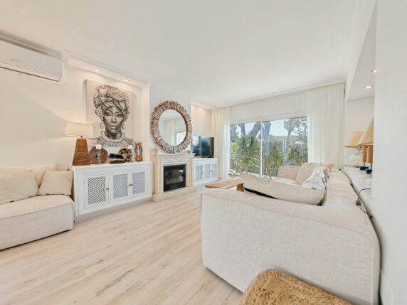 Imagen 12 de 29 - Impresionante villa contemporánea en ubicación céntrica