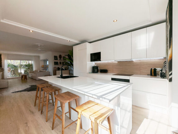 Imagen 17 de 29 - Impresionante villa contemporánea en ubicación céntrica