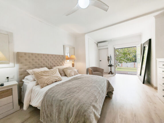 Imagen 28 de 29 - Impresionante villa contemporánea en ubicación céntrica