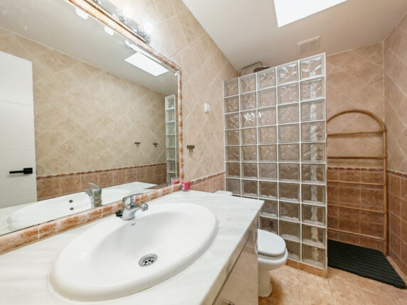 Imagen 25 de 29 - Impresionante villa contemporánea en ubicación céntrica