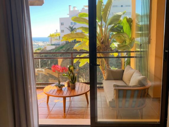 Image 4 of 18 - Modern furnished apartment with sea views, store room and underground parking 