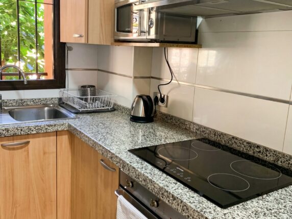 Image 14 of 18 - Modern furnished apartment with sea views, store room and underground parking 