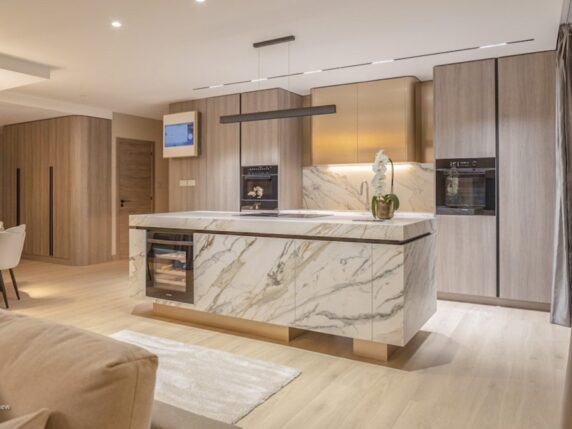 Image 11 de 25 - Penthouse élégant et haut de gamme avec vue à 270º sur la mer, jacuzzi  et nombreux extras