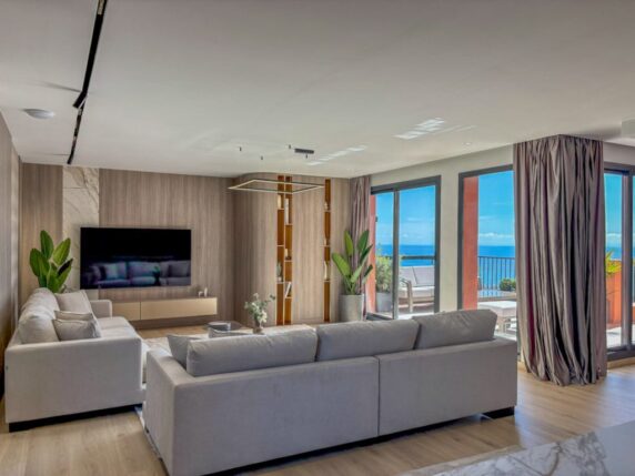 Image 3 de 25 - Penthouse élégant et haut de gamme avec vue à 270º sur la mer, jacuzzi  et nombreux extras