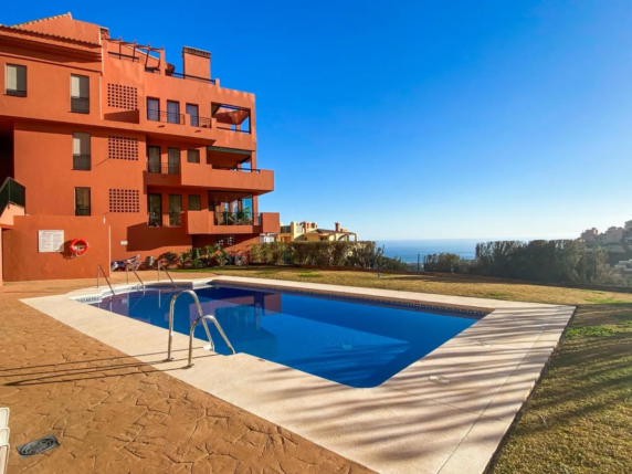 Image 2 of 20 - Elegant high quality penthouse with 270º sea views, jacuzzi  and many features