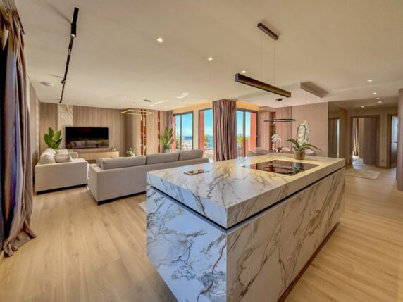 Image 5 de 25 - Penthouse élégant et haut de gamme avec vue à 270º sur la mer, jacuzzi  et nombreux extras
