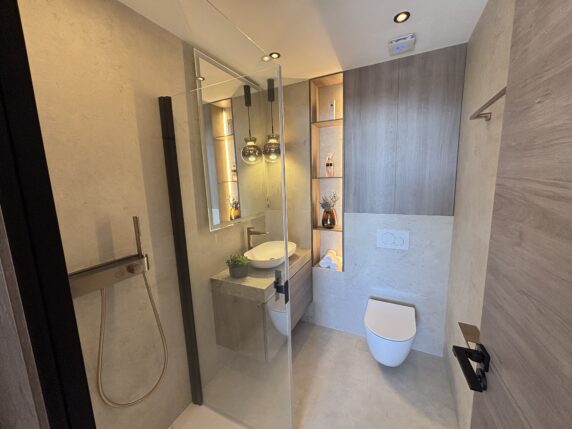 Image 19 of 20 - Elegant high quality penthouse with 270º sea views, jacuzzi  and many features