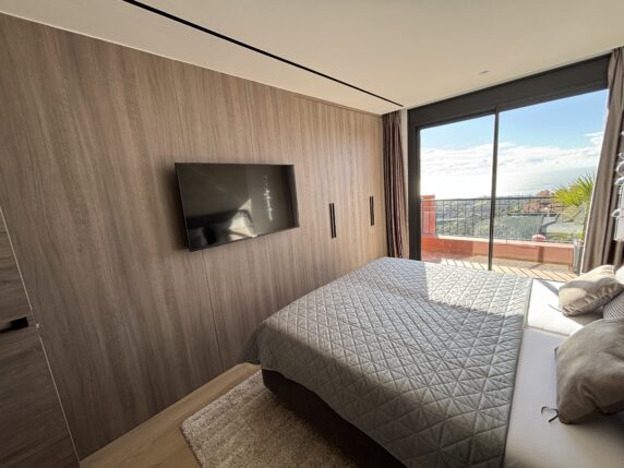 Image 18 of 20 - Elegant high quality penthouse with 270º sea views, jacuzzi  and many features