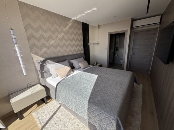 Image 14 of 20 - Elegant high quality penthouse with 270º sea views, jacuzzi  and many features