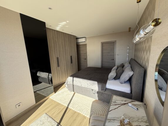 Image 16 of 20 - Elegant high quality penthouse with 270º sea views, jacuzzi  and many features