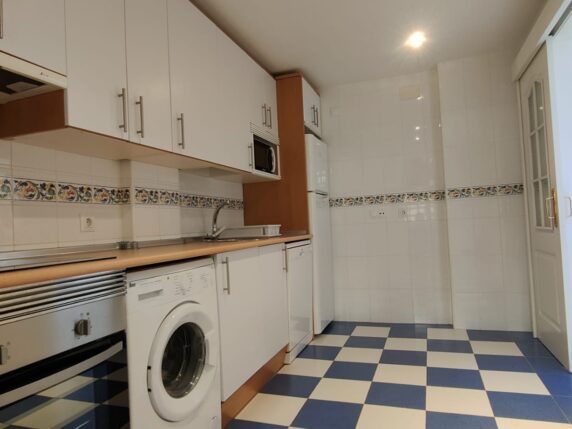 Image 15 of 21 - Modern apartment with breathtaking sea views