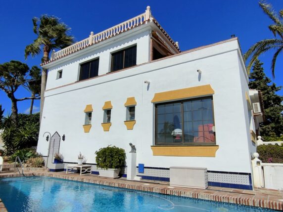 Immobilien Foto V414: Geräumige Villa mit unglaublicher Aussicht auf das Meer