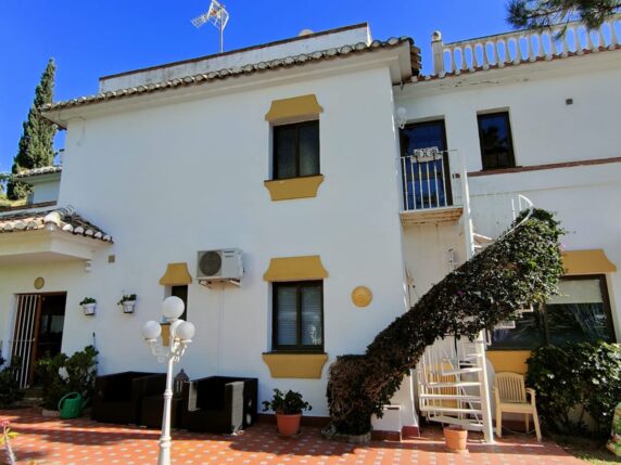 Bild 2 von 36 - Geräumige Villa mit unglaublicher Aussicht auf das Meer